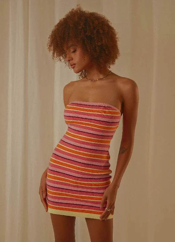 Mini dresses with ruched bodices for a feminine touch Yasmine Knit Mini Dress - Pink Stripe Mini dresses with ruched bodices for a feminine touch Yasmine Knit Mini Dress - Pink Stripe