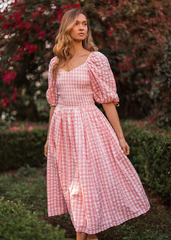 Midi dresses with ruffled sleeves for a more feminine and voluminous look Bonnet Dress Midi dresses with ruffled sleeves for a more feminine and voluminous look Bonnet Dress