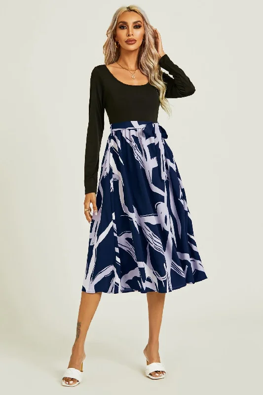 High - low midi dresses with geometric patterns for a modern party Bedrucktes 2-in-1-Midikleid mit langärmligem Oberteil in Marine High - low midi dresses with geometric patterns for a modern party Bedrucktes 2-in-1-Midikleid mit langärmligem Oberteil in Marine
