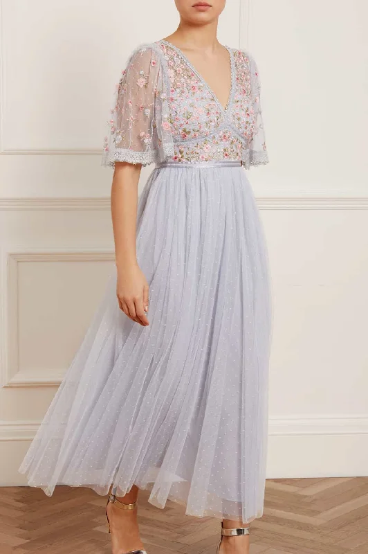 Maxi - inspired midi dresses with flowing fabrics for a beachy vibe Ribbon Bouquet Bodice Ankle Gown Maxi - inspired midi dresses with flowing fabrics for a beachy vibe Ribbon Bouquet Bodice Ankle Gown