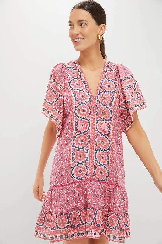 Midi dresses with pleated bodices for a classic and tailored look Pink Navy Printed Cat Mini Dress Midi dresses with pleated bodices for a classic and tailored look Pink Navy Printed Cat Mini Dress