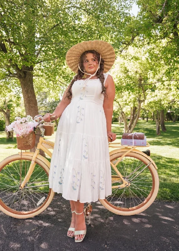 Midi dresses with animal prints for a bold and confident appearance Summer Meadow Dress Midi dresses with animal prints for a bold and confident appearance Summer Meadow Dress