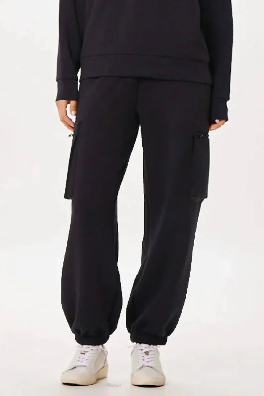 Women's Tight Trousers with Elastic Waistband in Black for Easy and Comfortable WearCloud Fleece Jogger In Black Women's Tight Trousers with Elastic Waistband in Black for Easy and Comfortable WearCloud Fleece Jogger In Black