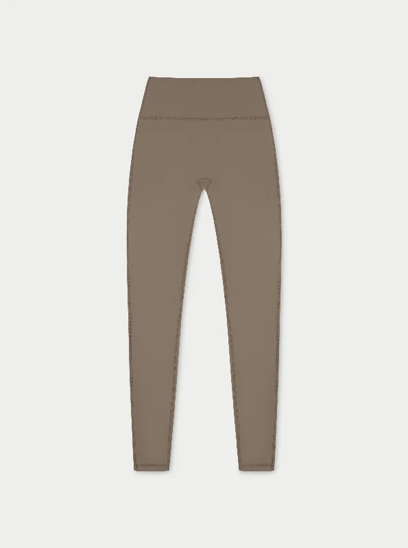 Women's High - Waisted Tight Trousers with Side Slits in Beige for a Trendy LookSCULPTING STRETCH EMBLEM LEGGINGS - COCOA Women's High - Waisted Tight Trousers with Side Slits in Beige for a Trendy LookSCULPTING STRETCH EMBLEM LEGGINGS - COCOA