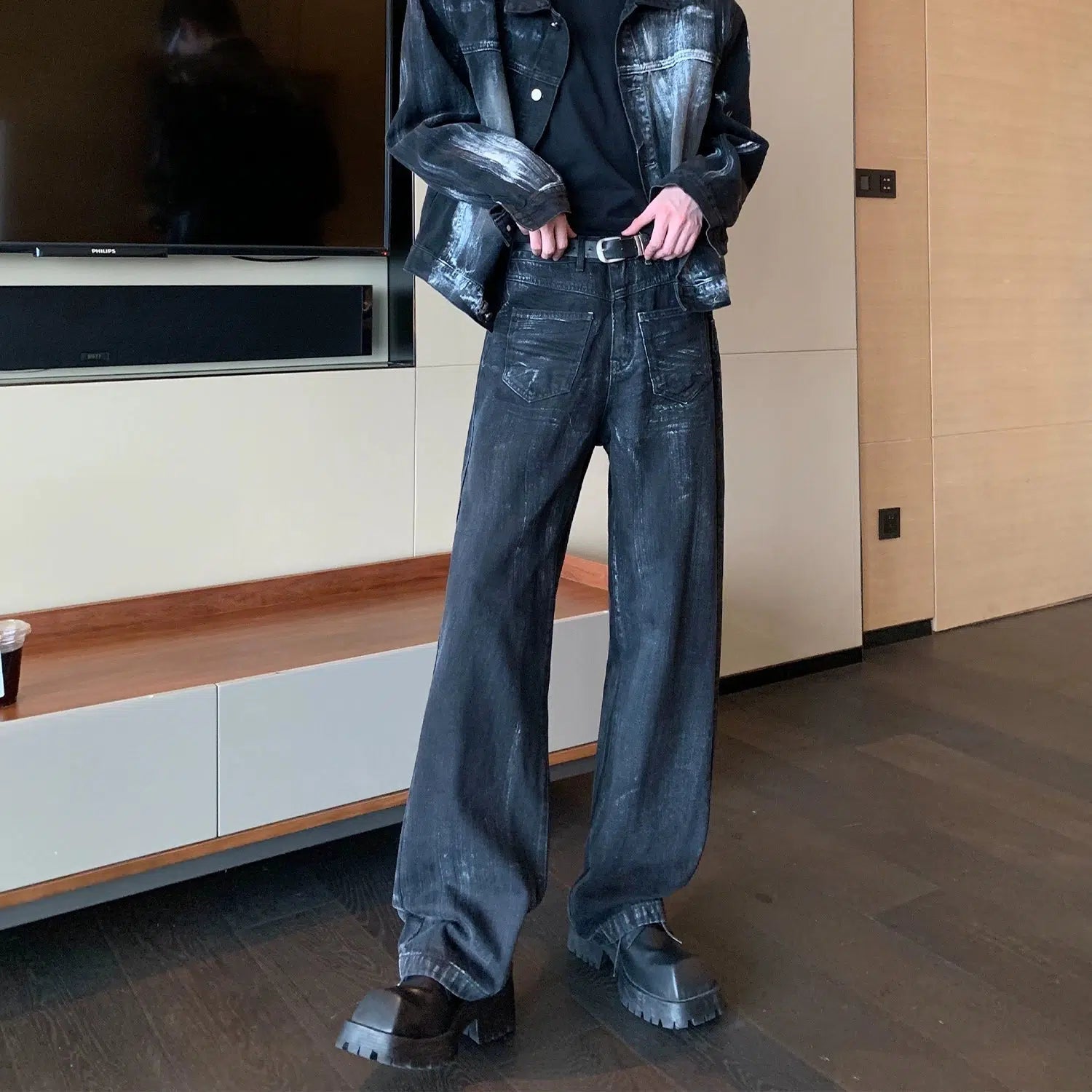 Skinny women jeans with a form - fitting designHand-painted Graffiti Straight Leg Jeans Skinny women jeans with a form - fitting designHand-painted Graffiti Straight Leg Jeans