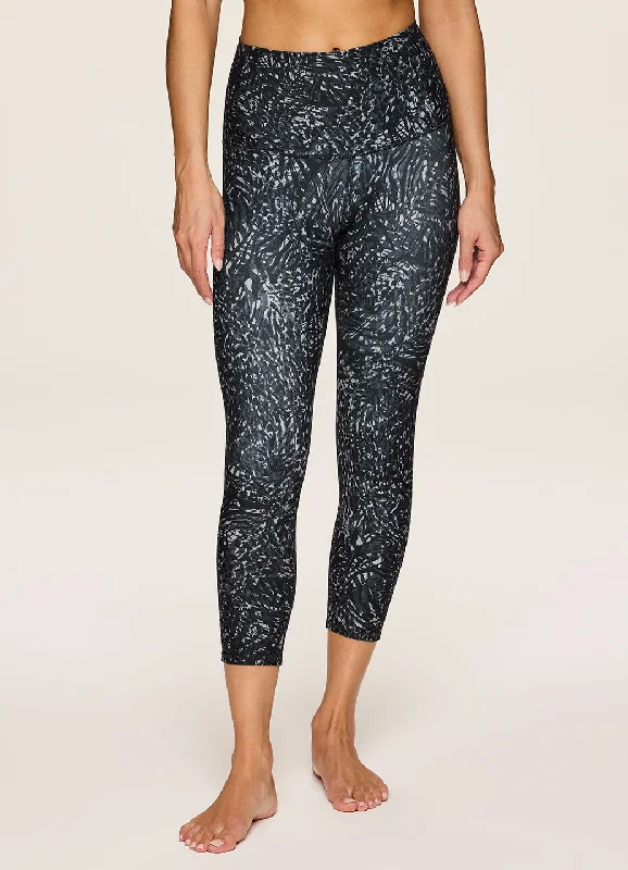 Women's Denim - Look Tight Trousers in Light Blue for a Casual and Versatile OptionScratch That Ultra Hold Capri Women's Denim - Look Tight Trousers in Light Blue for a Casual and Versatile OptionScratch That Ultra Hold Capri
