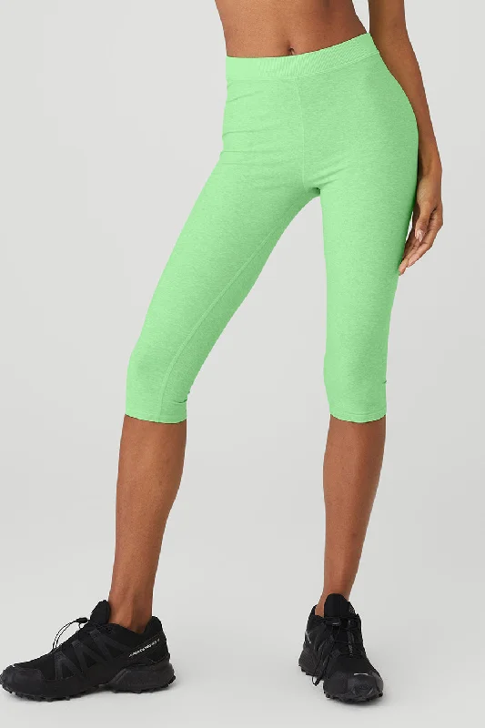 Plus Size Women's Corduroy Tight Trousers in Olive Green for a Retro and Cozy VibeAlosoft High-Waist Iconic 90'S Capri - Ultramint Heather Plus Size Women's Corduroy Tight Trousers in Olive Green for a Retro and Cozy VibeAlosoft High-Waist Iconic 90'S Capri - Ultramint Heather