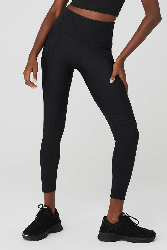 Women's Velvet Tight Trousers in Burgundy for a Luxurious and Elegant AppearanceRibbed Airlift High-Waist 7/8 Enchanted Legging - Black Women's Velvet Tight Trousers in Burgundy for a Luxurious and Elegant AppearanceRibbed Airlift High-Waist 7/8 Enchanted Legging - Black