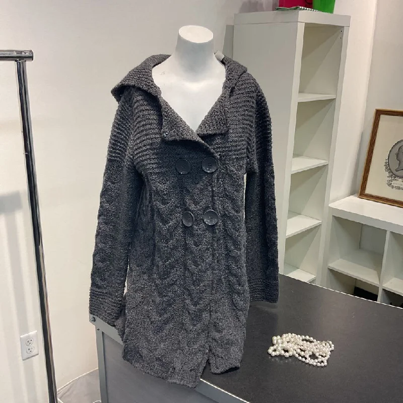 Plus Size Women's Ruffled Hem Sweaters in Floral PrintsBCBG Max Azria cable knit sweater L Plus Size Women's Ruffled Hem Sweaters in Floral PrintsBCBG Max Azria cable knit sweater L