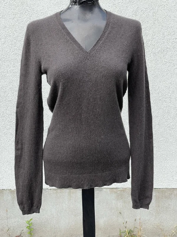 Plus Size Women's Side - Slit Sweaters in Bold SolidsHolt Renfrew Cashmere Sweater M Plus Size Women's Side - Slit Sweaters in Bold SolidsHolt Renfrew Cashmere Sweater M