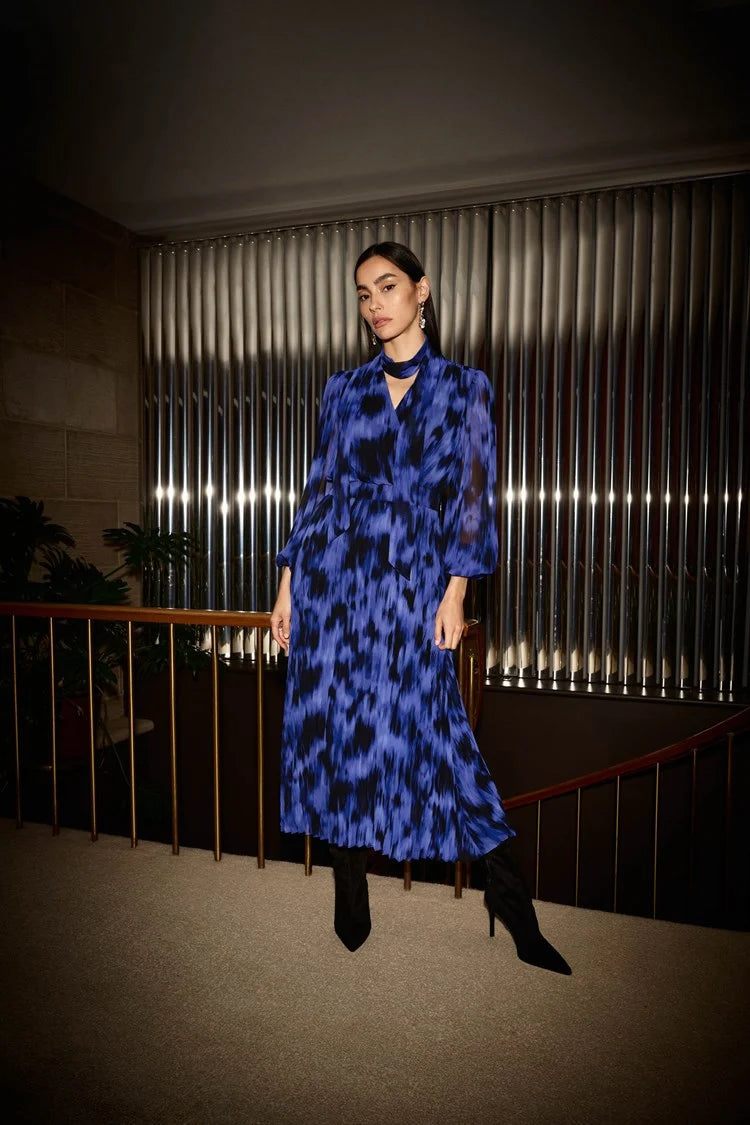 Cropped Women's Angora Blend Sweaters for a Trendy LookJoseph Ribkoff Royal Saphire Chiffon Abstract Print Midi Dress Cropped Women's Angora Blend Sweaters for a Trendy LookJoseph Ribkoff Royal Saphire Chiffon Abstract Print Midi Dress
