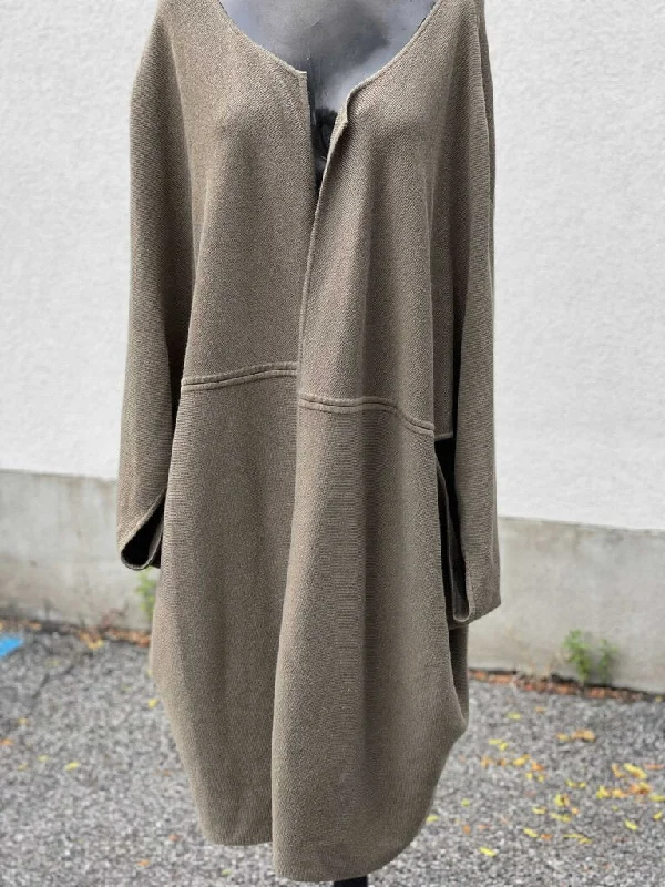 Button - Down Women's Shetland Wool Sweaters in Traditional PatternsMarla Wynne Sweater 2X/3X Button - Down Women's Shetland Wool Sweaters in Traditional PatternsMarla Wynne Sweater 2X/3X