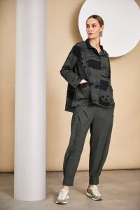Boat Neck Women's Merino Wool Sweaters in Neutral ShadesNaya Forest Green/Black High Neck Printed Jacket Boat Neck Women's Merino Wool Sweaters in Neutral ShadesNaya Forest Green/Black High Neck Printed Jacket