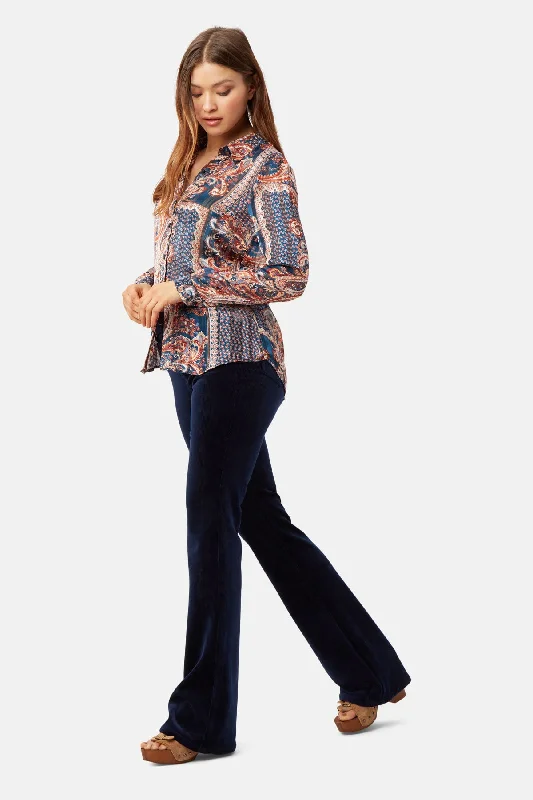 Plus Size Women's Ruffled Hem Sweaters in Floral PrintsTraffic People Navy Sneak Peek Shirt Plus Size Women's Ruffled Hem Sweaters in Floral PrintsTraffic People Navy Sneak Peek Shirt