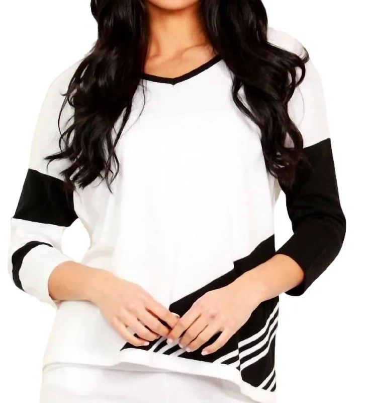 Sleeveless Women's Silk Blend Sweater Dresses for a Sophisticated LookAbstract V-Neck Pullover In White/black Sleeveless Women's Silk Blend Sweater Dresses for a Sophisticated LookAbstract V-Neck Pullover In White/black