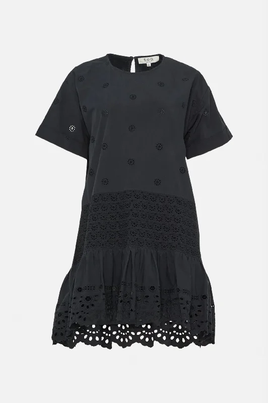 Strapless Women Dress with a Built - in Bra for Comfort and SupportElysse Embroidered Tunic Dress in Black Strapless Women Dress with a Built - in Bra for Comfort and SupportElysse Embroidered Tunic Dress in Black