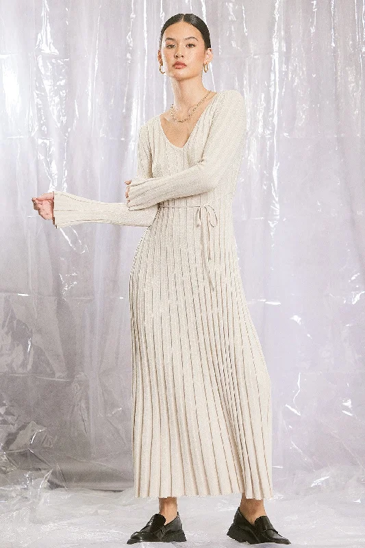 Knee - Length Women's Wool Blend Sweater Dresses in Neutral ColorsTaupe Ribbed Knit Maxi Dress Knee - Length Women's Wool Blend Sweater Dresses in Neutral ColorsTaupe Ribbed Knit Maxi Dress