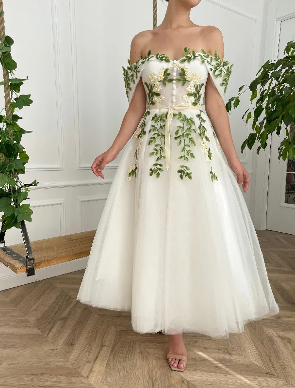 Midi dresses with bow accents for a sweet and charming lookCascading Ivy Off-Shoulder Dress Midi dresses with bow accents for a sweet and charming lookCascading Ivy Off-Shoulder Dress