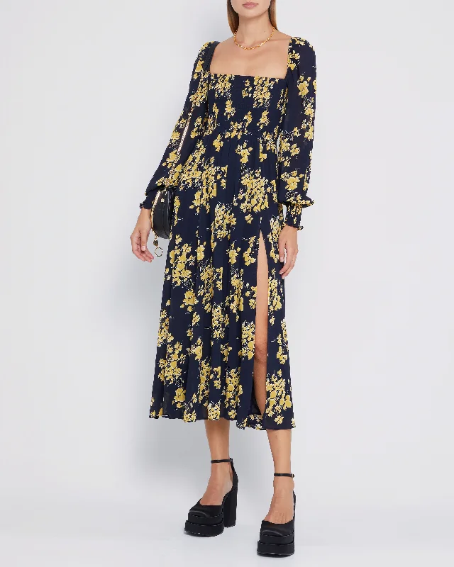 Midi dresses with metallic threads for a glamorous evening eventClassic Smocked Maxi Dress Midi dresses with metallic threads for a glamorous evening eventClassic Smocked Maxi Dress