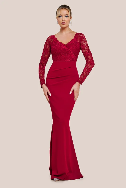 Maxi dresses with thin spaghetti straps for a delicate and feminine feelGoddiva Scalloped Lace & Scuba Maxi Dress - Wine Maxi dresses with thin spaghetti straps for a delicate and feminine feelGoddiva Scalloped Lace & Scuba Maxi Dress - Wine
