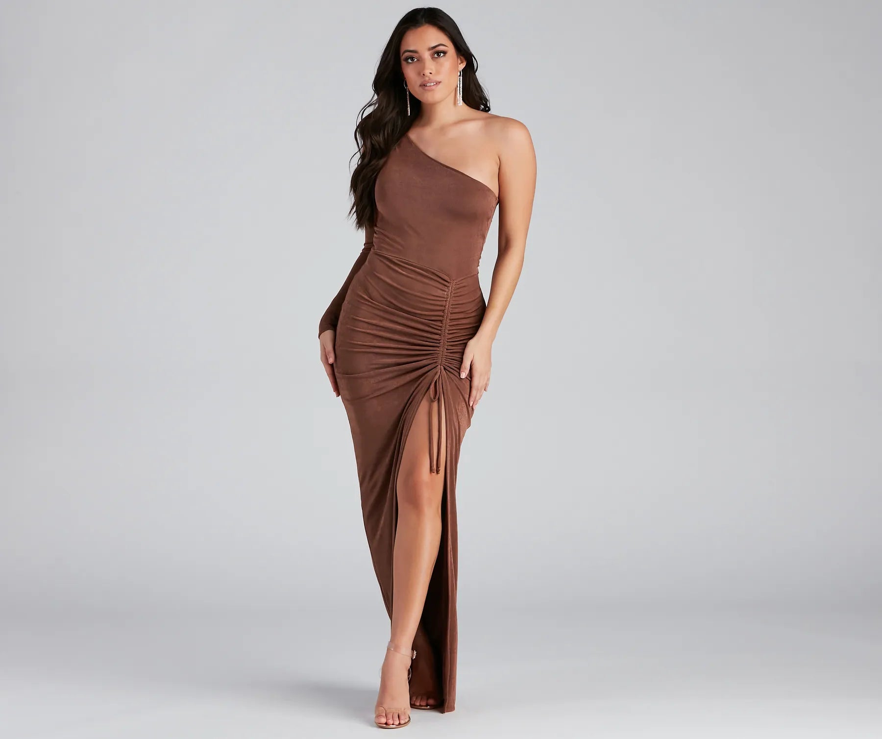 Maxi dresses with a gathered skirt for a voluminous and dramatic effectJade One Shoulder Ruched Formal Dress Maxi dresses with a gathered skirt for a voluminous and dramatic effectJade One Shoulder Ruched Formal Dress