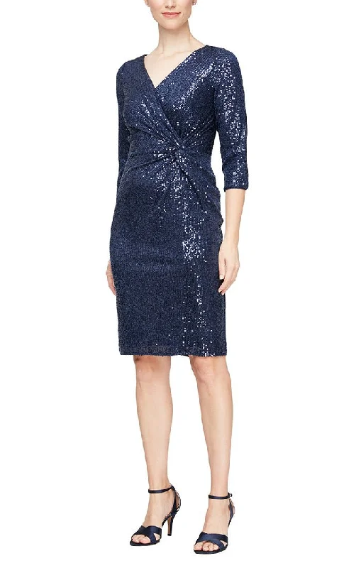 Metallic cocktail dresses with a halter neck for a glamorous occasionAlex Evenings 8196716 Short Sheath Formal Dress Metallic cocktail dresses with a halter neck for a glamorous occasionAlex Evenings 8196716 Short Sheath Formal Dress