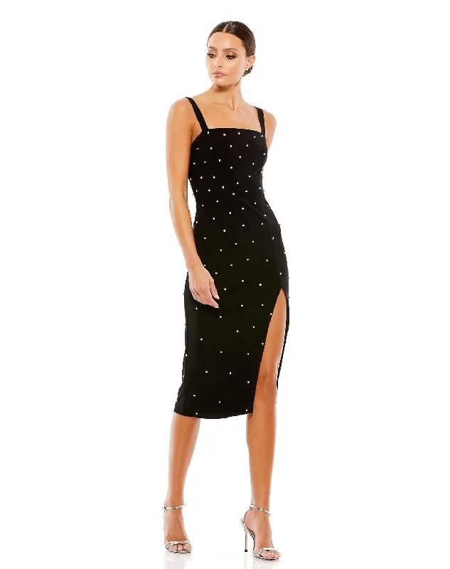 Maxi dresses with a V - neckline for a flattering and elongating shape Maxi dresses with a V - neckline for a flattering and elongating shape Mac Duggal 70211 Short Fitted Beaded Cocktail Dress Maxi dresses with a V - neckline for a flattering and elongating shape Maxi dresses with a V - neckline for a flattering and elongating shape Mac Duggal 70211 Short Fitted Beaded Cocktail Dress