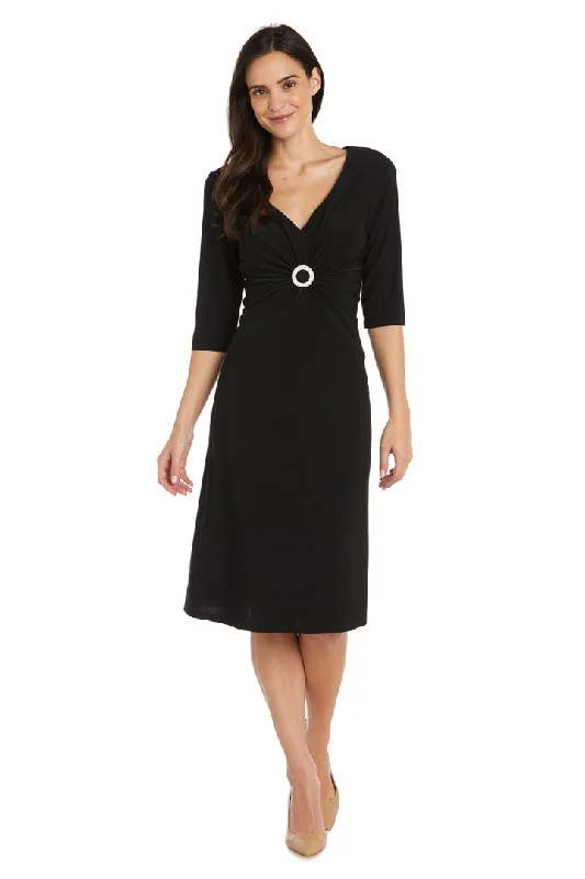 Animal - print cocktail dresses with a V - neck for a fierce lookR&M Richards 1650 Short Cocktail Mother of the Bride Dress Animal - print cocktail dresses with a V - neck for a fierce lookR&M Richards 1650 Short Cocktail Mother of the Bride Dress