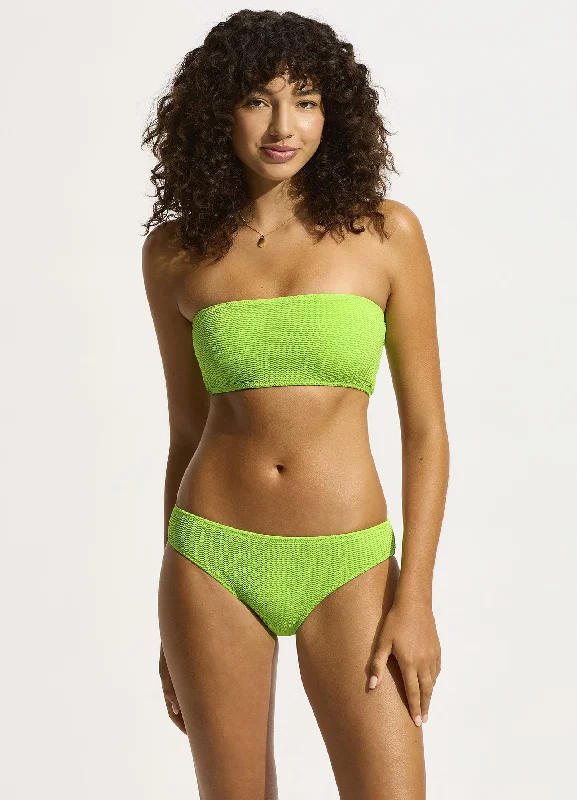Push - up bikini top to enhance the bust for a confident beach appearanceSea Dive Hipster Pant - Jasmine Green Push - up bikini top to enhance the bust for a confident beach appearanceSea Dive Hipster Pant - Jasmine Green